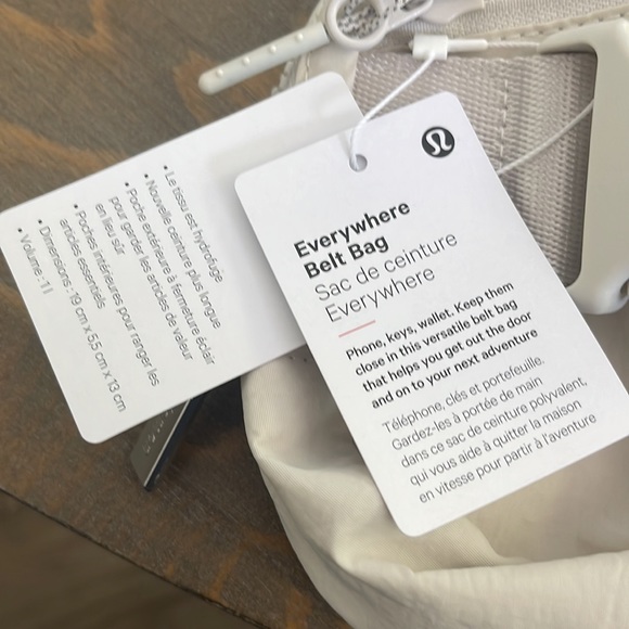 NWT everywhere lululemon belt bag in white opal - Picture 4 of 4